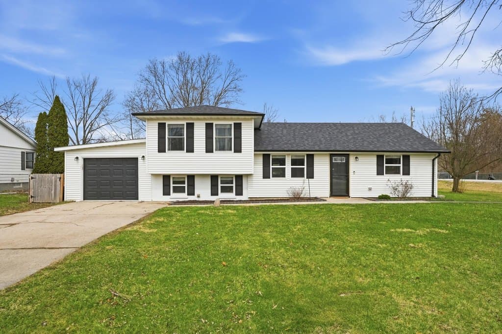 3 bedroom house for sale at 4906 W 109th Ave Crown Point 46307 - $324,900
