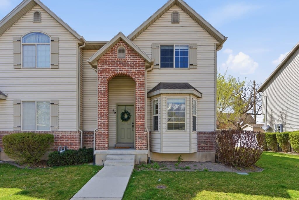 4 bedroom townhouse for sale at 62 S 750 E American Fork 84003 - $415,000