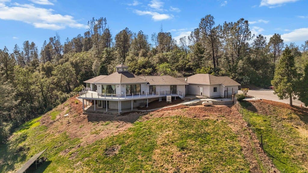 3 bedroom house for sale at 17505 Forest View Dr Redding 96003 - $699,900