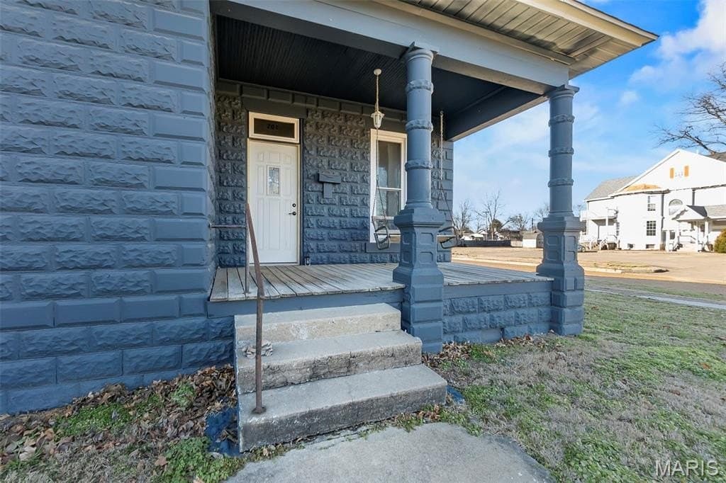 2 bedroom house for sale at 201 S 3rd St Chaffee - $115,000