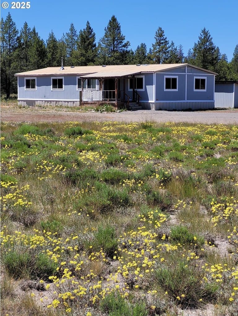 3 bedroom mobile home for sale at 100120 Highway 97 N Beaver Marsh - $310,000