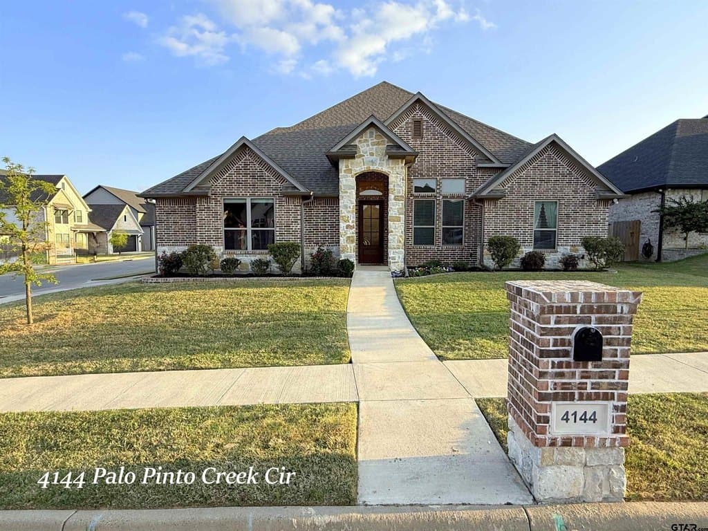 4 bedroom house for sale at 4144 Palo Pinto Creek Cir Tyler 75703 - $510,000