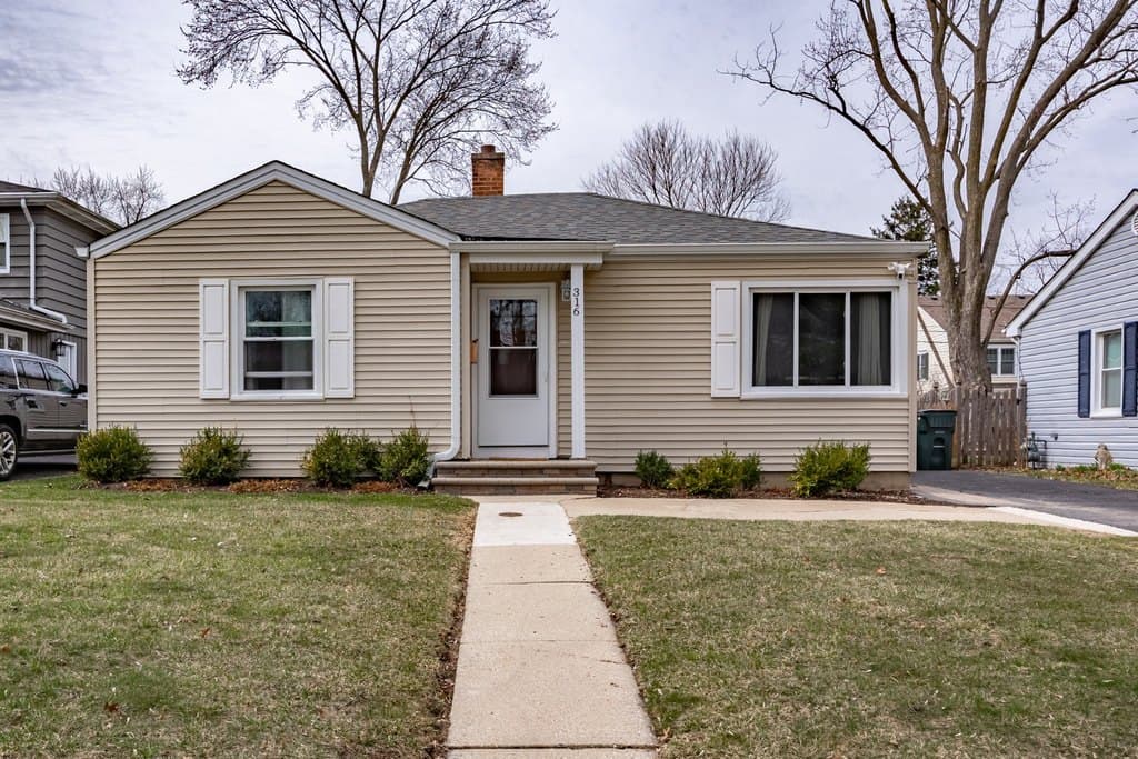 2 bedroom house for sale at 316 N Schiller St Palatine 60067 - $350,000