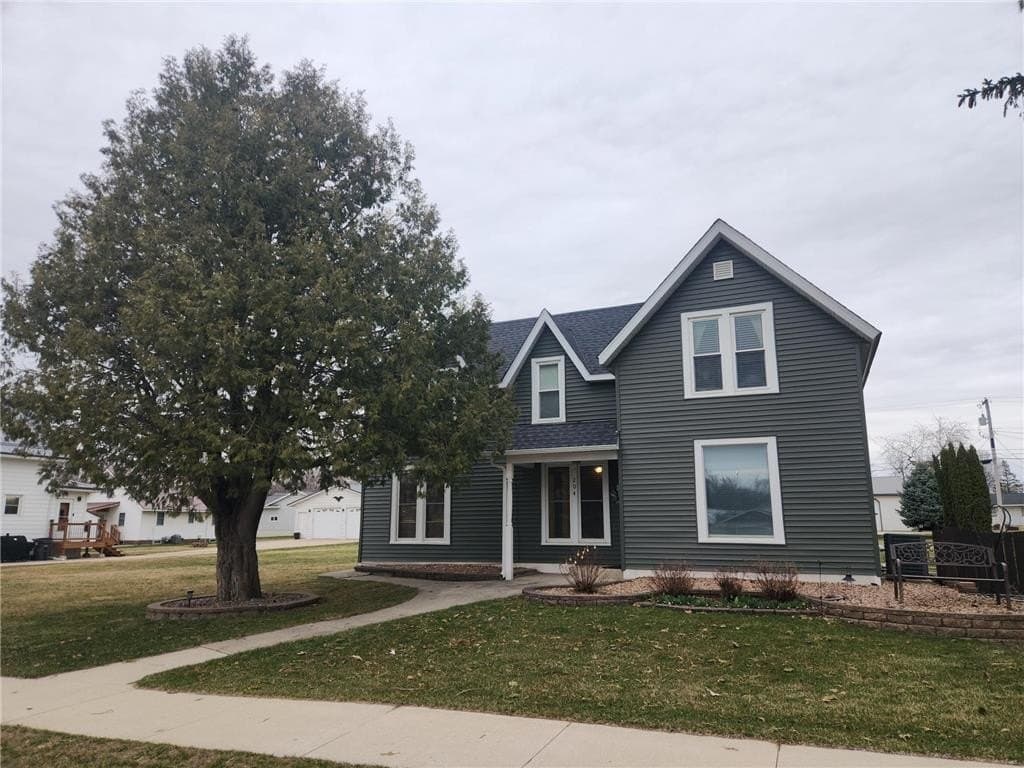 4 bedroom house for sale at 204 W Main St Adams - $229,900