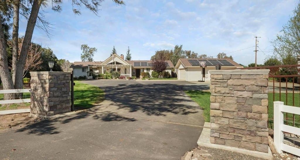 3 bedroom house for sale at 2539 E Woodson Rd Acampo - $925,000