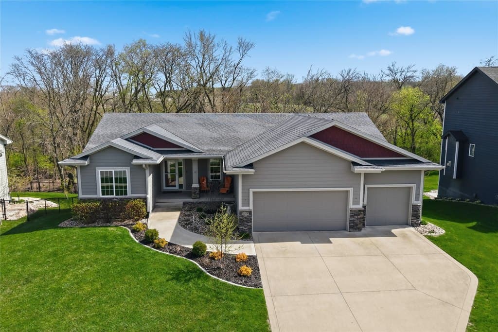 4 bedroom house for sale at 1009 Baileys Grove Dr Adel - $499,000