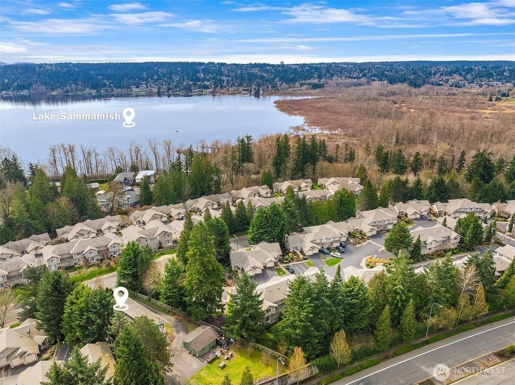 5 bedroom house for sale at 18654 NE 55th St Redmond 98052 - $1,695,000