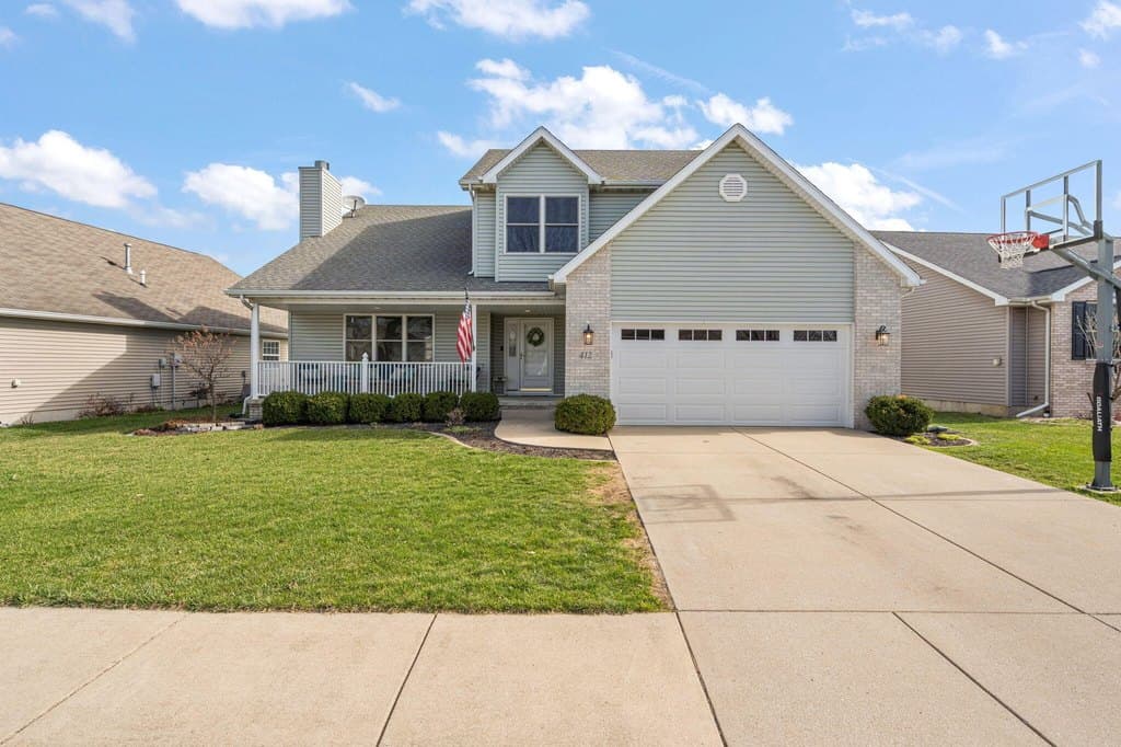 4 bedroom house for sale at 412 Chessington Dr Crown Point 46307 - $459,900