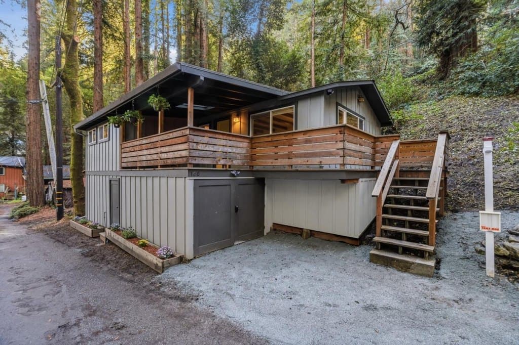 2 bedroom house for sale at 160 Woodland Dr Ben Lomond - $499,000
