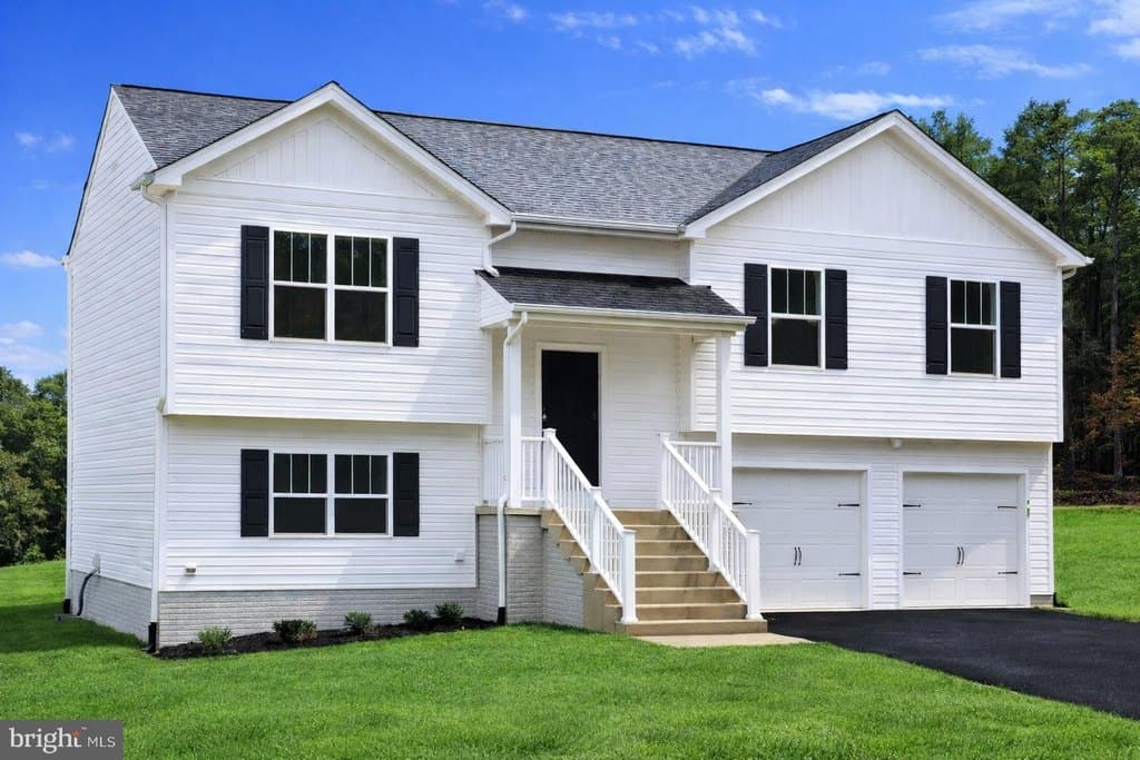 4 bedroom house for sale at 1027 John Paul Jones Dr Aquia Harbour - $619,900
