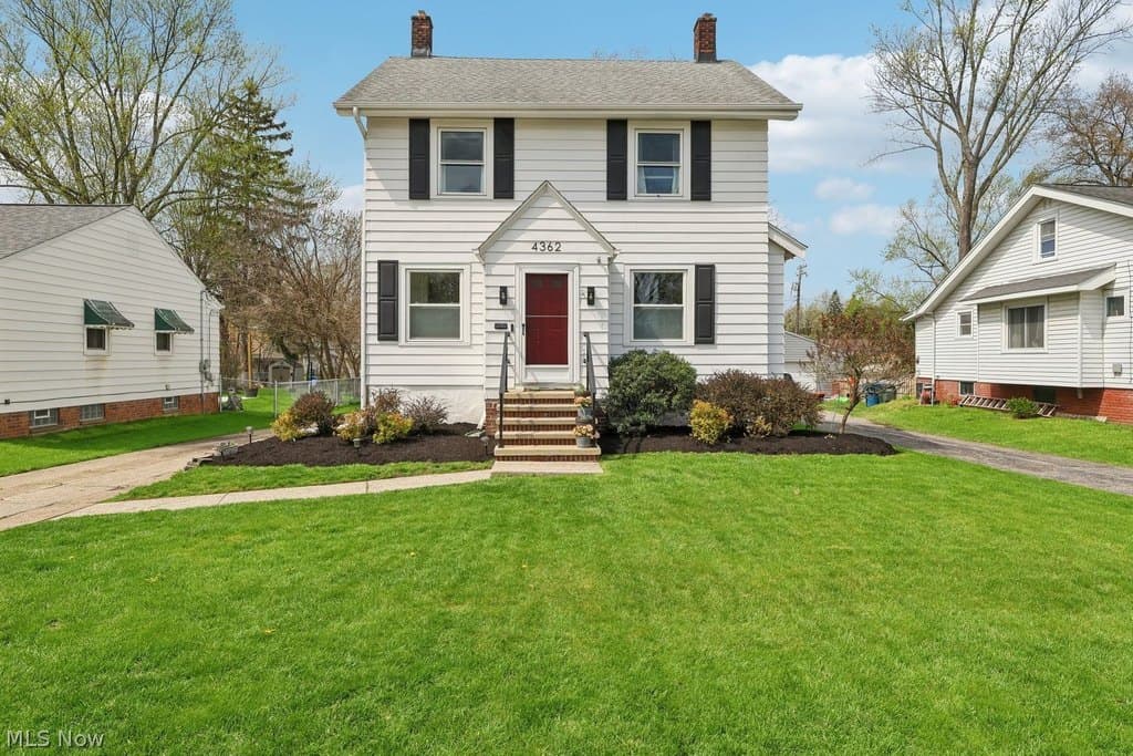 3 bedroom house for sale at 4362 W 226th St Fairview Park 44126 - $309,000