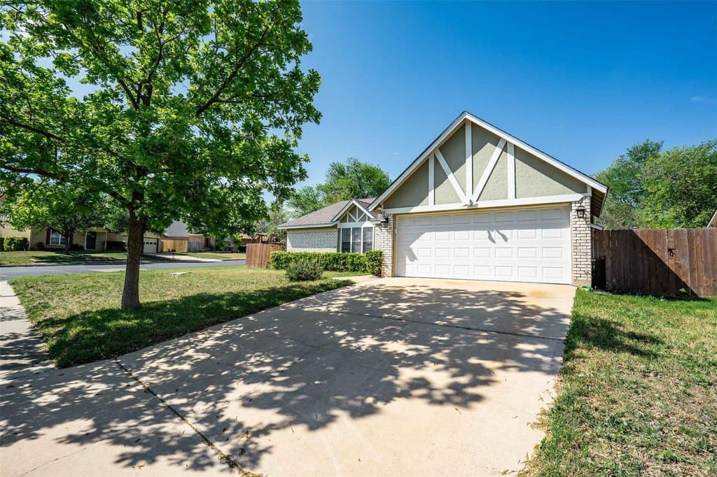 3 bedroom house for sale at 11700 Carshalton Dr Austin - $455,000