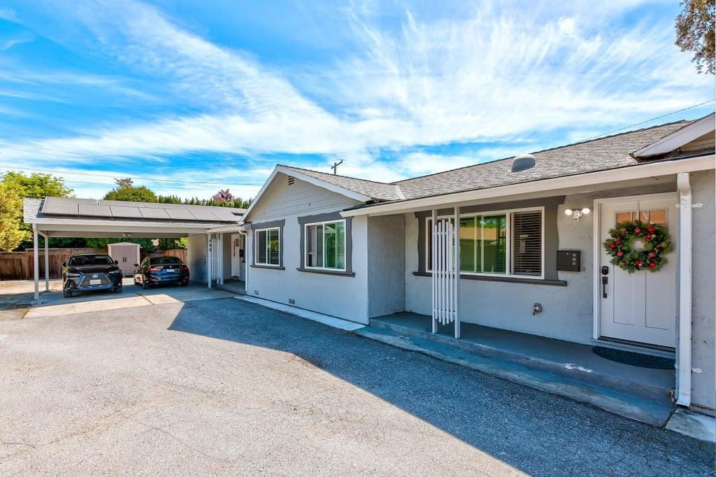 6 bedroom house for sale at 686-688 San Luisito Way Sunnyvale - $1,649,000