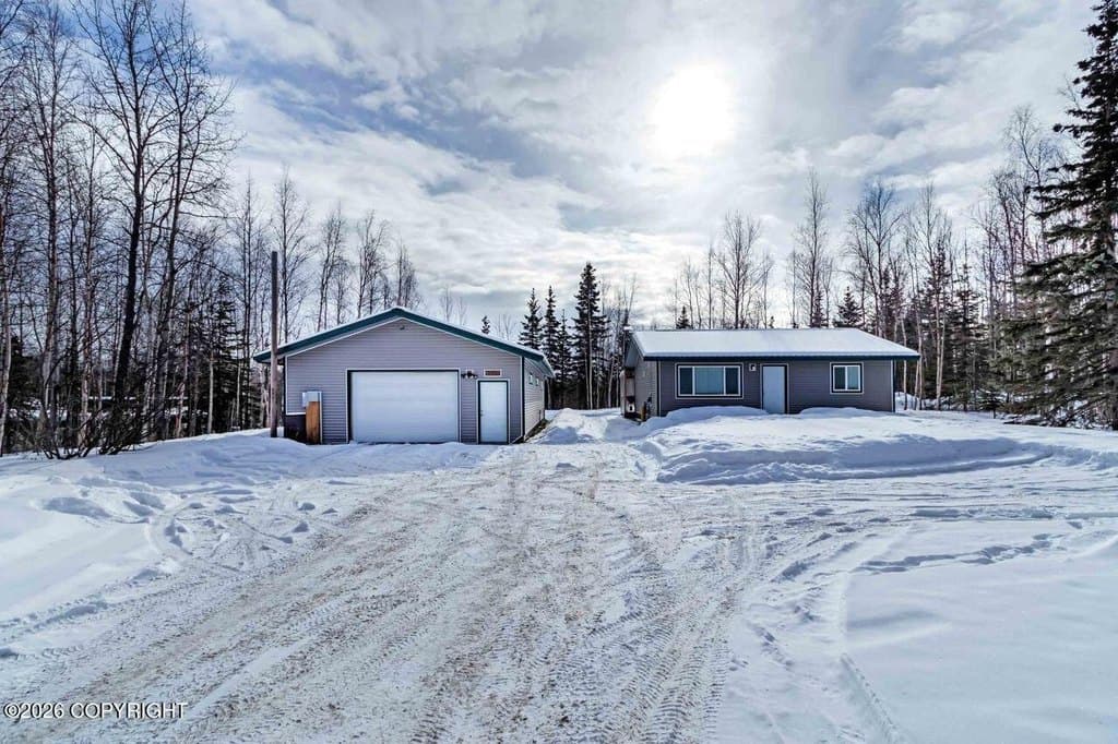 2 bedroom house for sale at 6630 W Beverly Lake Rd Wasilla 99623 - $325,000