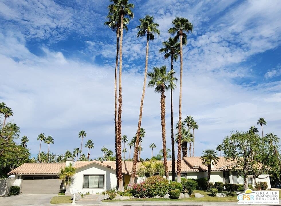 4 bedroom house for sale at 3172 E San Martin Cir Palm Springs 92264 - $1,385,000