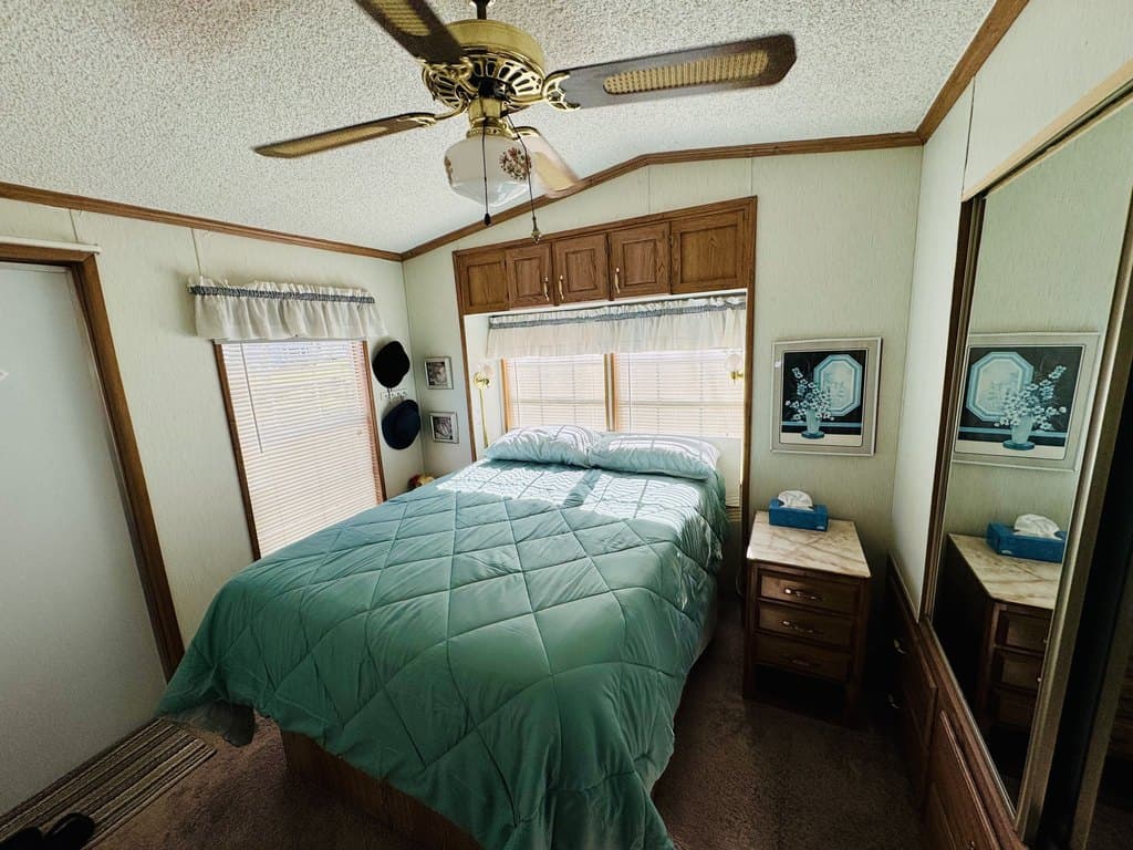 1 bedroom mobile home for sale at 5551 SW 18th Ter Bushnell - $40,000