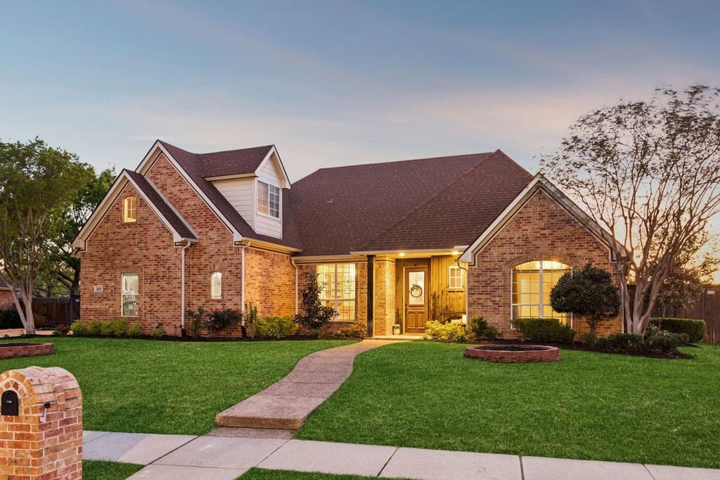 4 bedroom house for sale at 6109 Gateridge Dr Flower Mound 75028 - $730,000