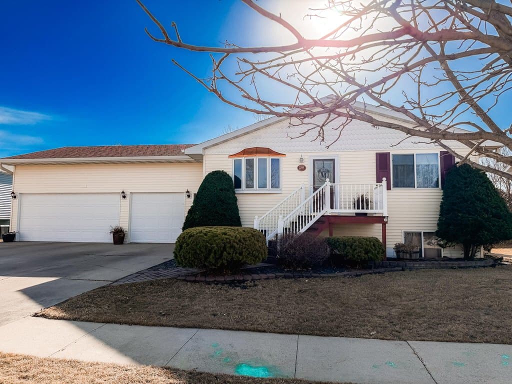 4 bedroom house for sale at 2348 Ohio Ave SW Huron 57350 - $315,000
