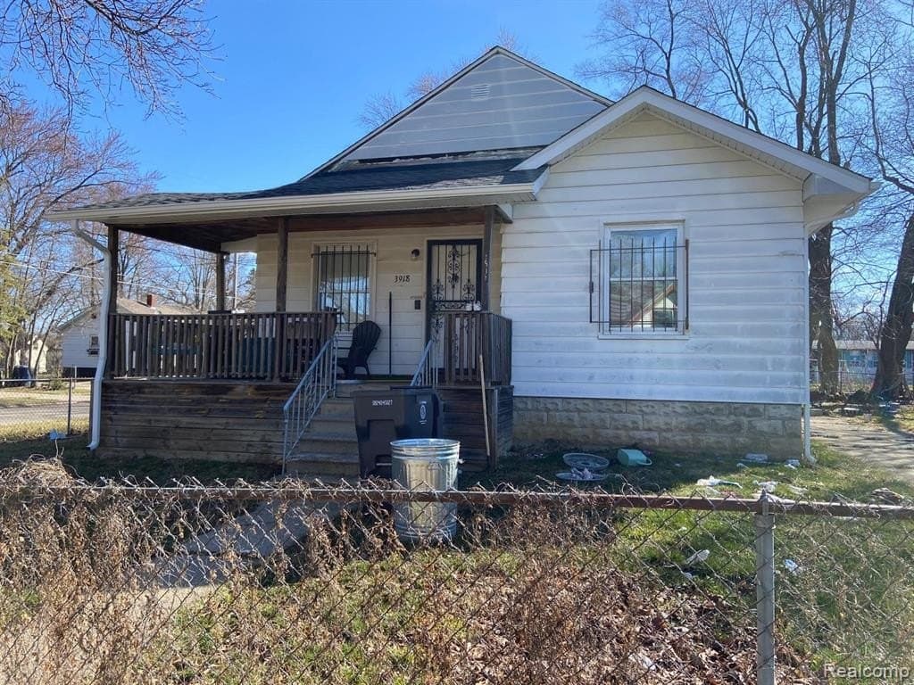 2 bedroom house for sale at 3918 Trumbull Ave Flint 48504 - $36,999