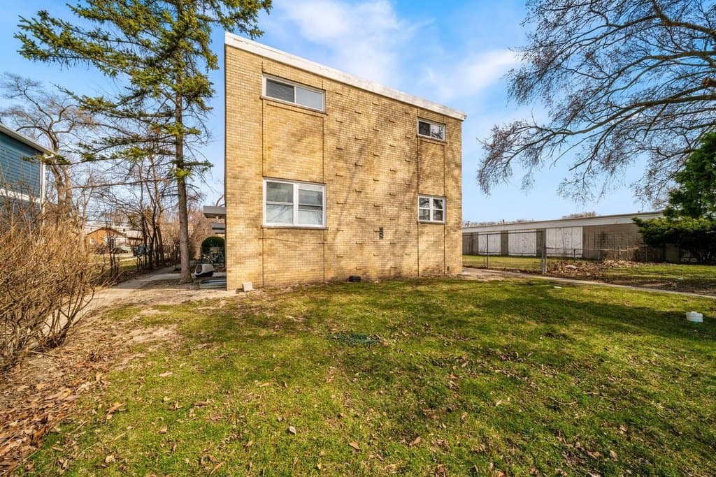 3 bedroom townhouse for sale at 1315 McDaniel Ave Apt C Evanston 60201 - $390,000