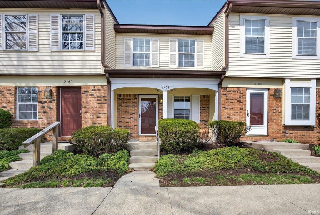 2 bedroom condo for sale at 2303 S Burberry Ln Bloomington 47401 - $169,000