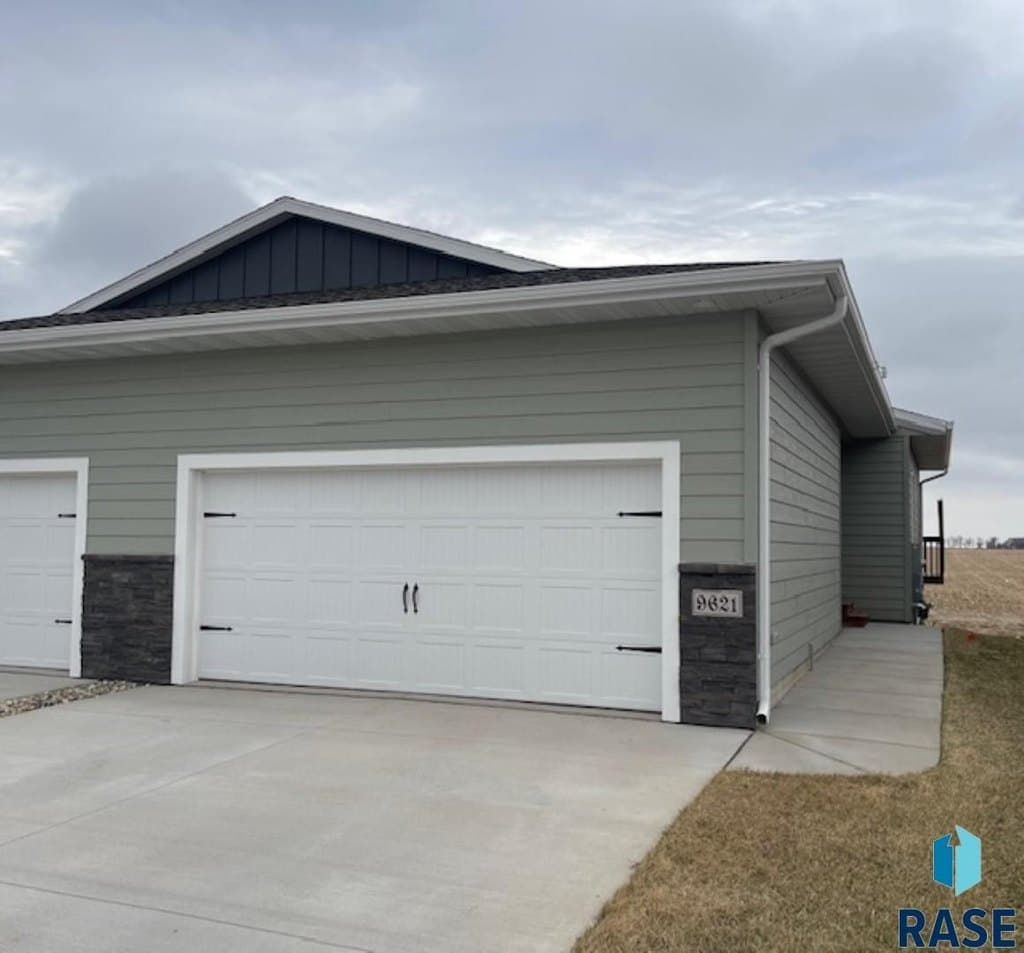 3 bedroom townhouse for sale at 9621 W Tunis Dr Sioux Falls - $299,900