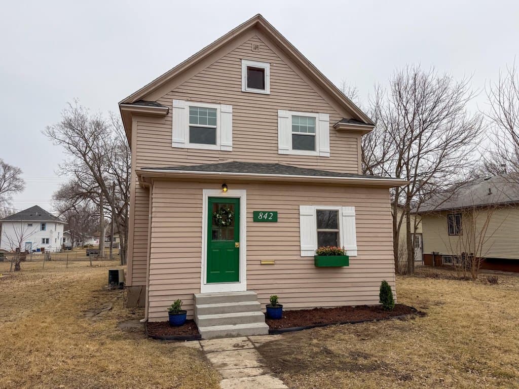 3 bedroom house for sale at 842 Utah Ave SE Huron 57350 - $194,900