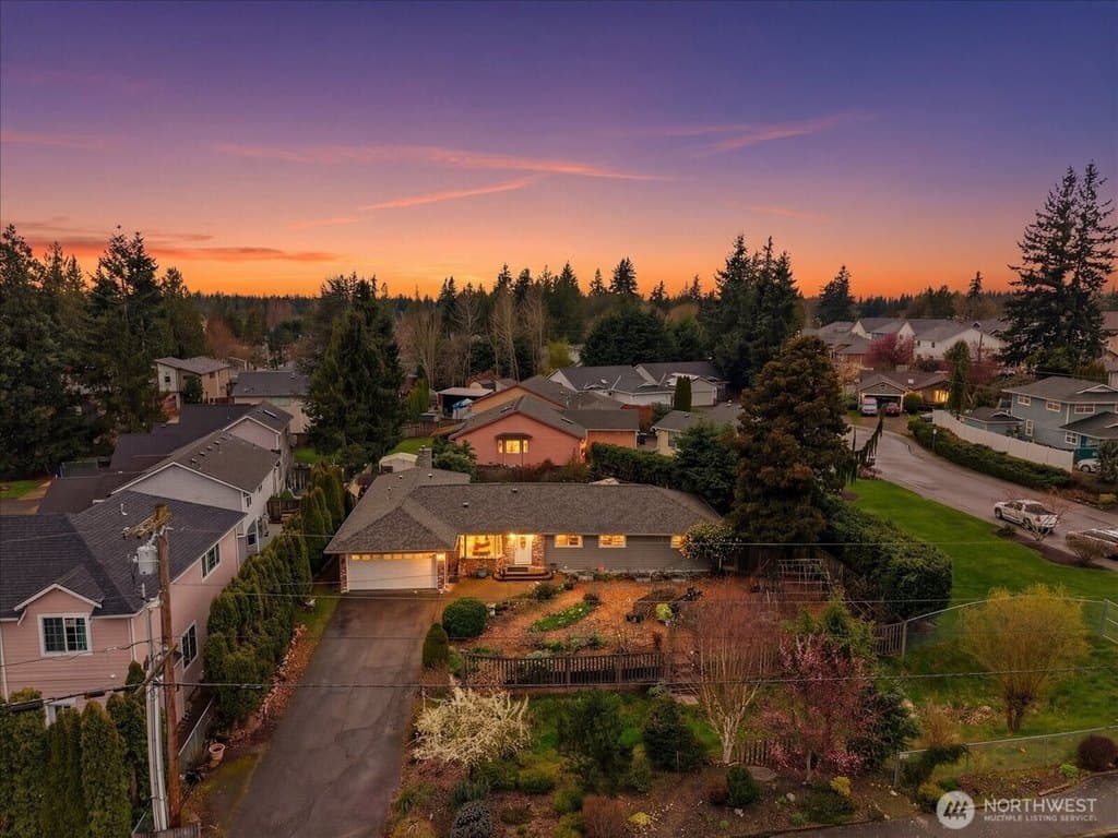 4 bedroom house for sale at 13508 Wigen Rd Lynnwood 98087 - $824,900