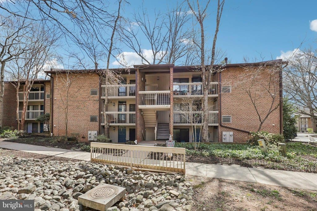 1 bedroom condo for sale at 1534 Moorings Dr Units 7A & 2A Reston 20190 - $310,000