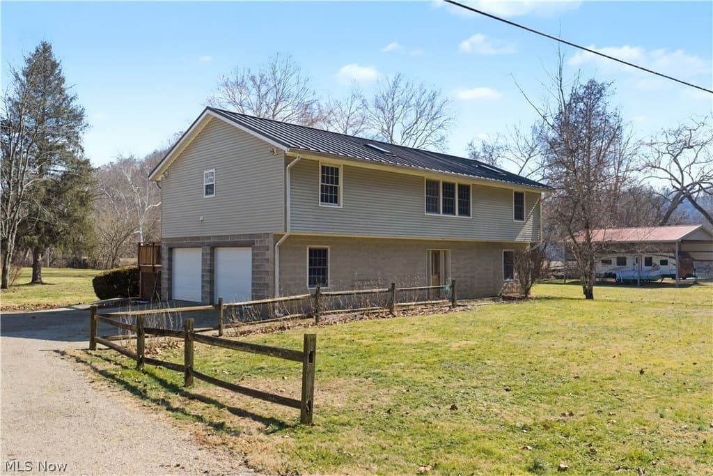 3 bedroom house for sale at 416 Babcock Rd Beverly - $264,000