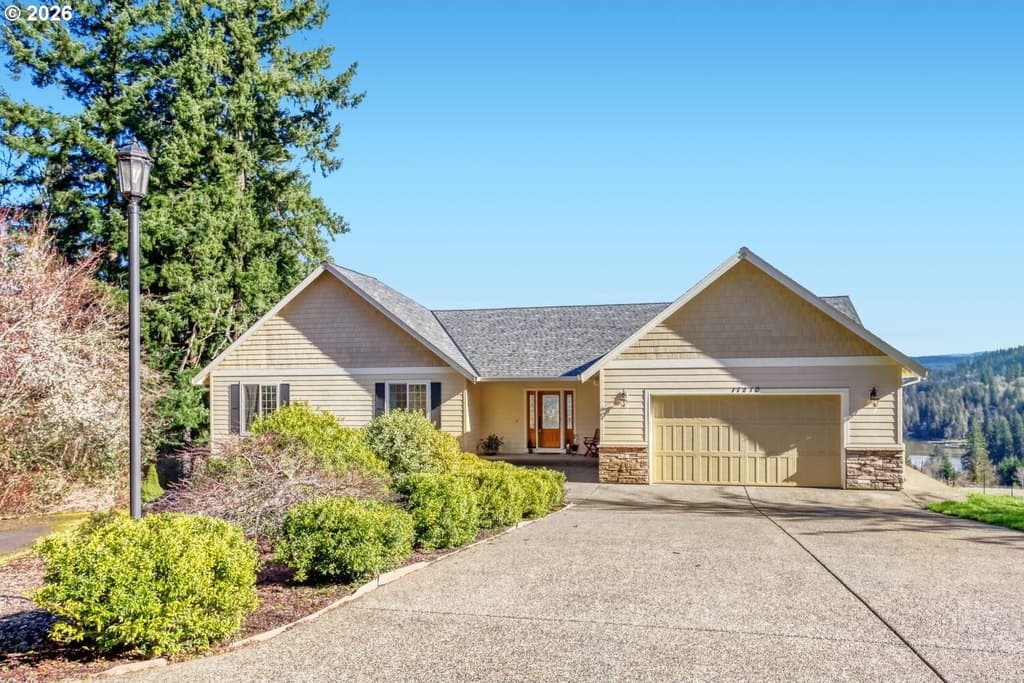 3 bedroom house for sale at 17210 S Radfords View Ln Beavercreek - $899,000