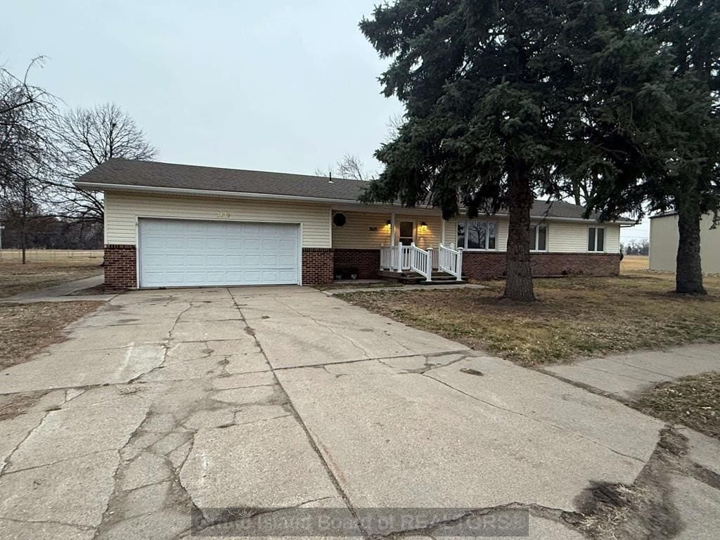 3 bedroom house for sale at 3619 Palomino Pl Grand Island 68801 - $229,500