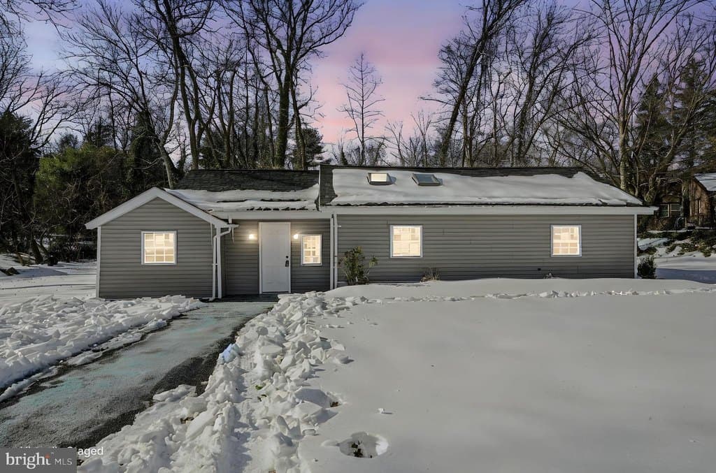 3 bedroom house for sale at 4 Lower Greenbriar Rd Ardencroft - $434,900