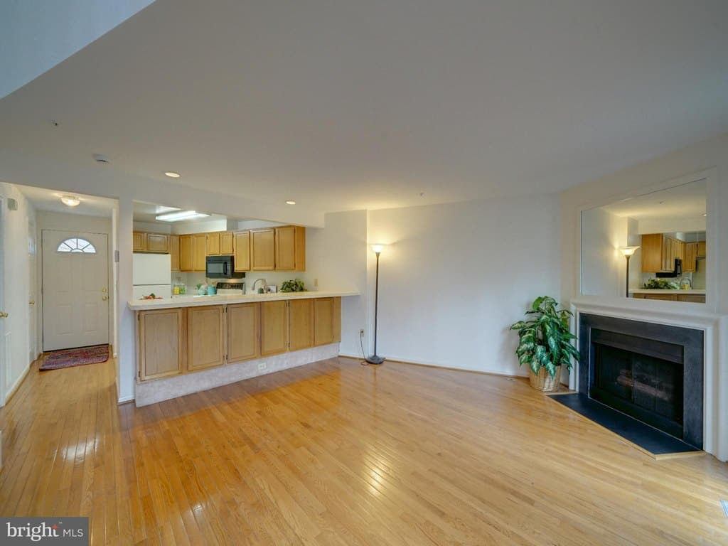 2 bedroom townhouse for sale at 3451 Lindenwood Dr Laurel 20724 - $350,000