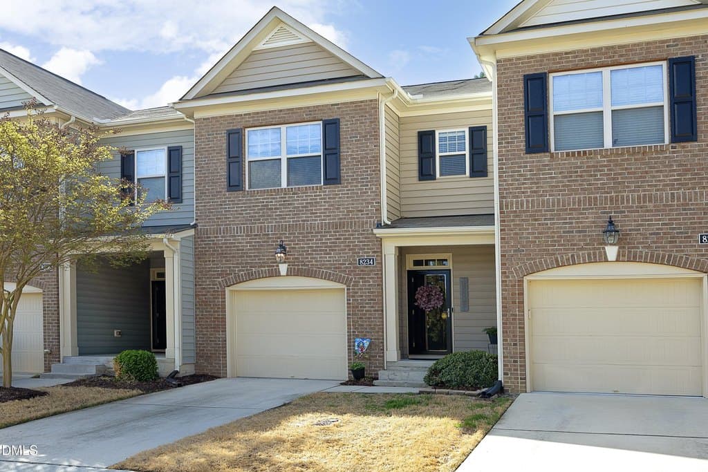 2 bedroom townhouse for sale at 8234 Primanti Blvd Raleigh - $370,000