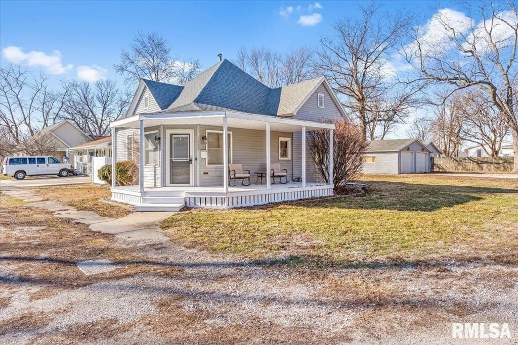 2 bedroom house for sale at 1002 W Jefferson St Auburn - $125,000
