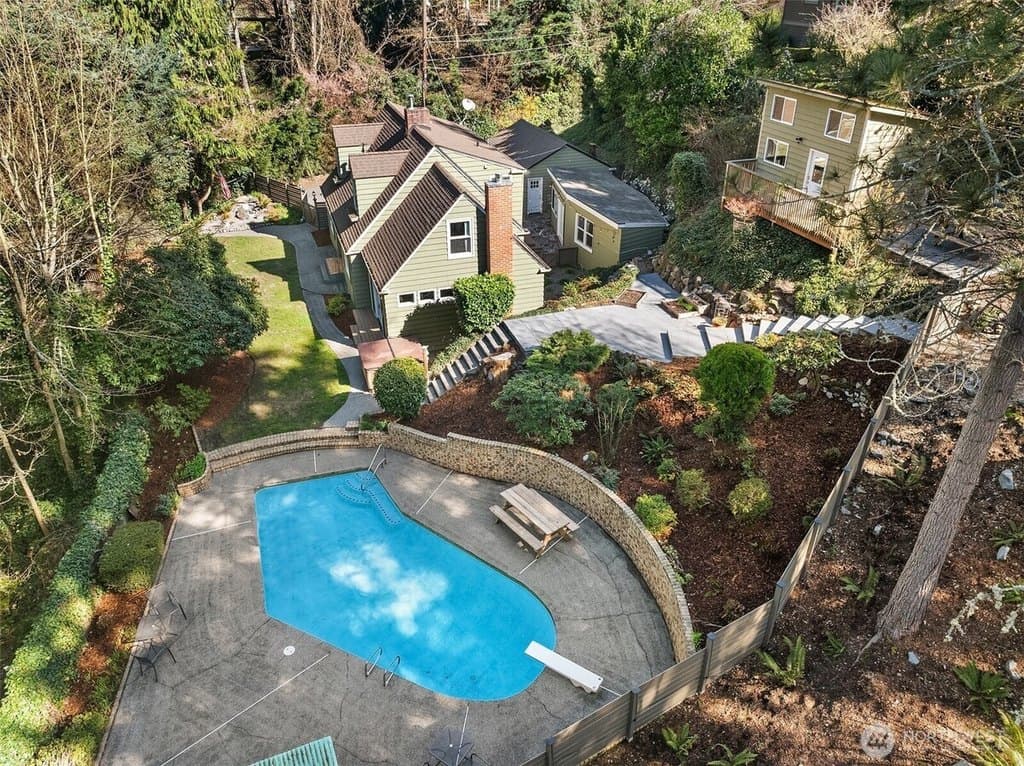 5 bedroom house for sale at 2431 SW 149th Pl Burien 98166 - $1,299,900
