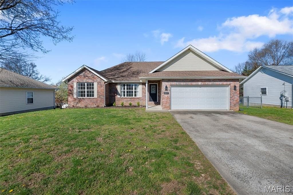 3 bedroom house for sale at 1017 Emily Ct Cape Girardeau - $269,900