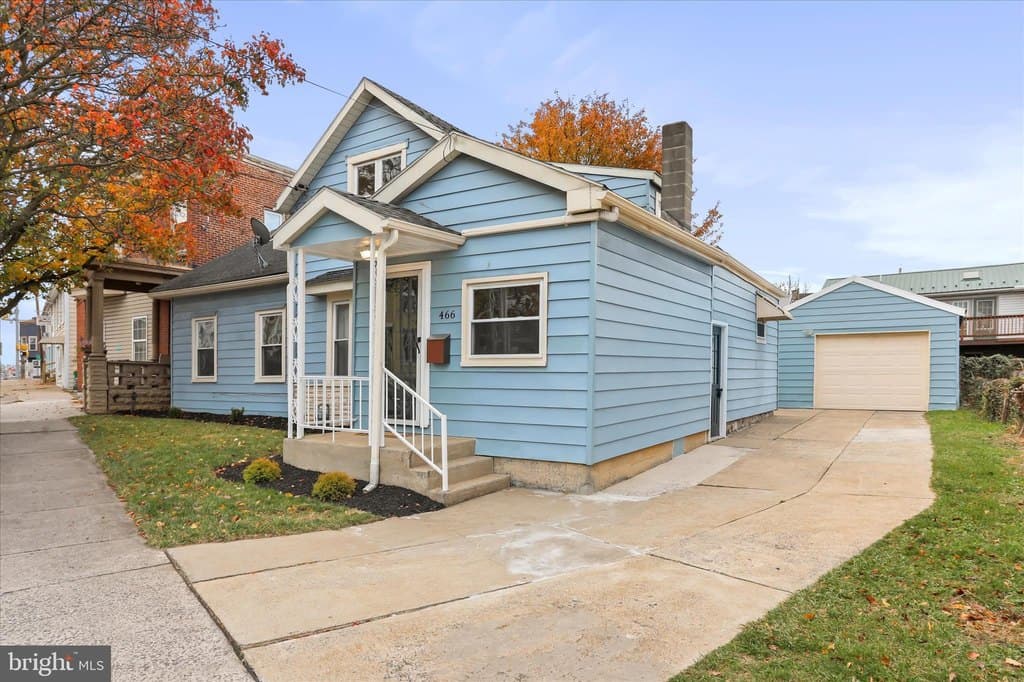 3 bedroom house for sale at 466 Lincoln Way E Chambersburg - $247,900