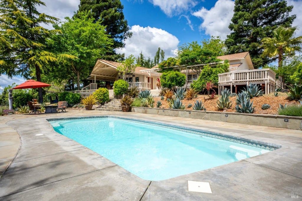 3 bedroom house for sale at 3760 King Ranch Rd Ukiah 95482 - $1,050,000