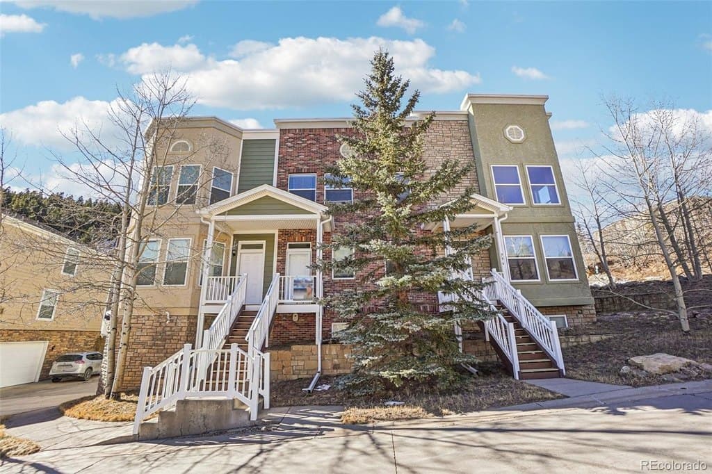 2 bedroom townhouse for sale at 788 Brewery Dr Central City - $470,000