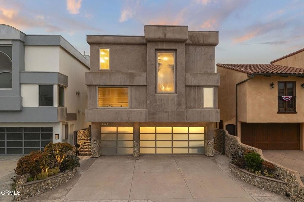 4 bedroom house for sale at 3629 Ocean Dr Channel Islands Beach - $4,495,000