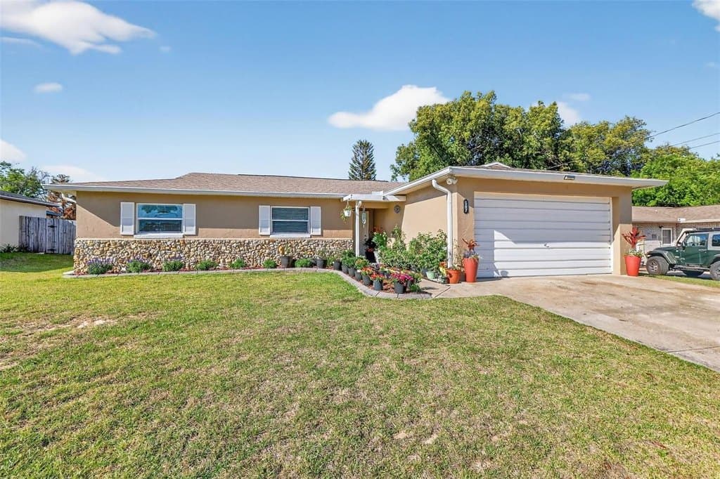 3 bedroom house for sale at 507 Firewood Ave Eustis 32726 - $315,000