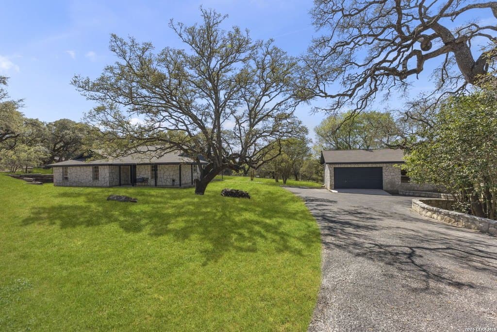 3 bedroom house for sale at 28035 Axis Dr Boerne 78006 - $585,000