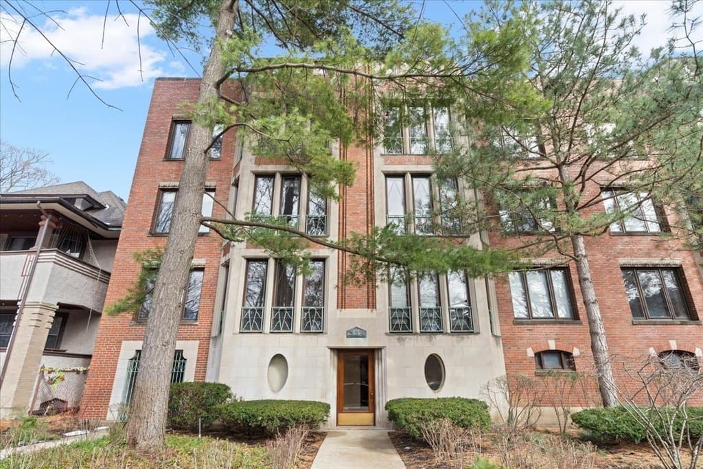 3 bedroom condo for sale at 304 N Grove Ave Apt 3B Oak Park 60302 - $430,000