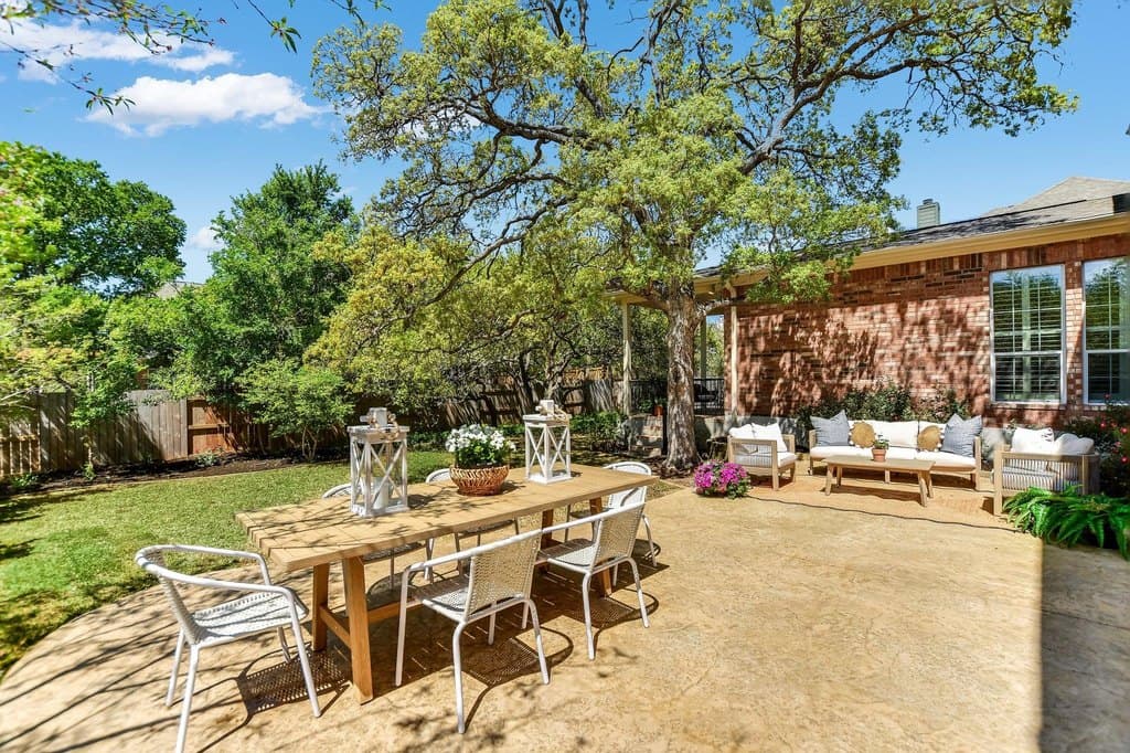 5 bedroom house for sale at 1707 Catchfly Cv Cedar Park - $980,000