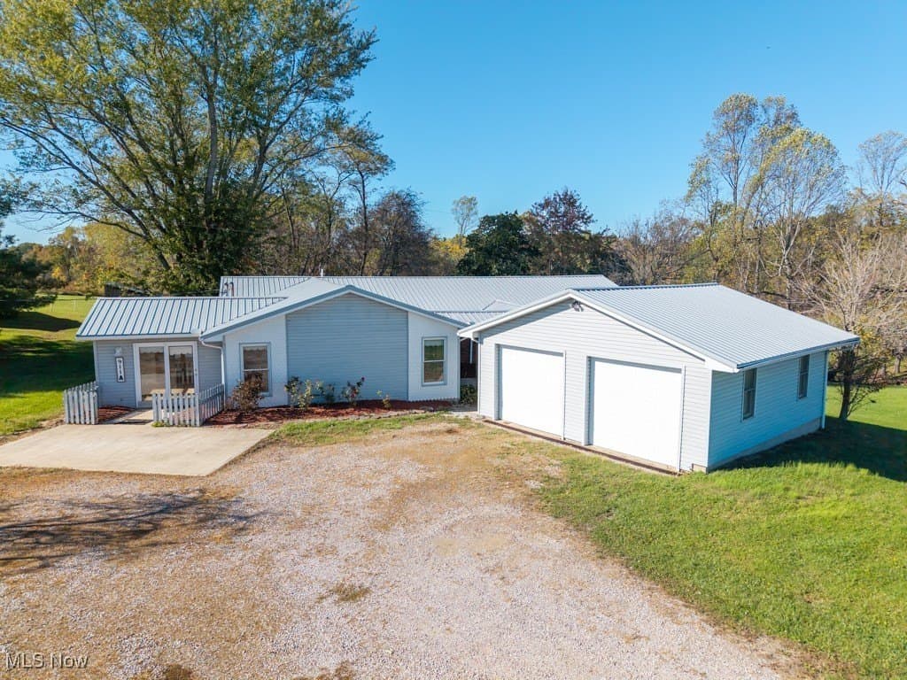 5 bedroom multi-family for sale at 911 N State Route 83 Beverly - $299,000