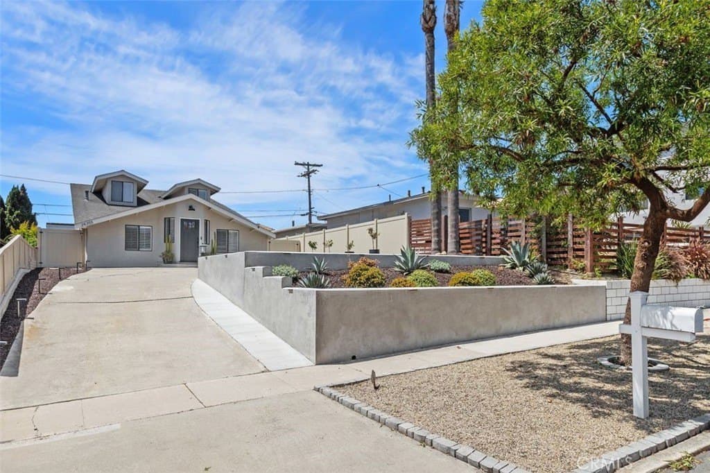 3 bedroom house for sale at 34355 Via San Juan Dana Point 92624 - $1,599,000