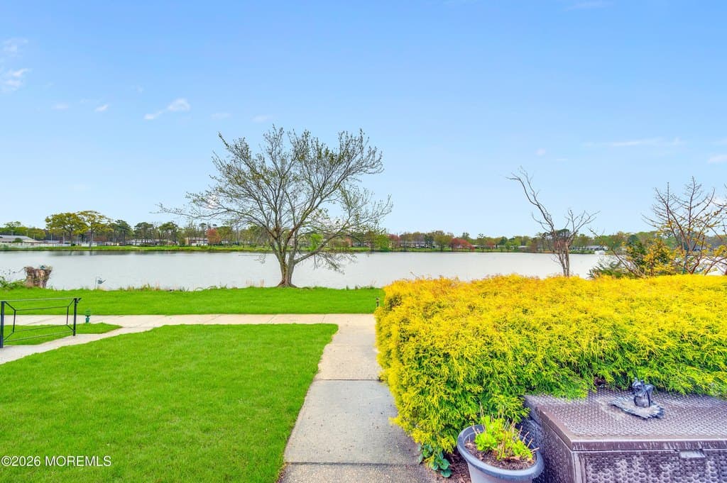 2 bedroom condo for sale at 651B Plymouth Dr Unit B Leisure Village 08701 - $199,651