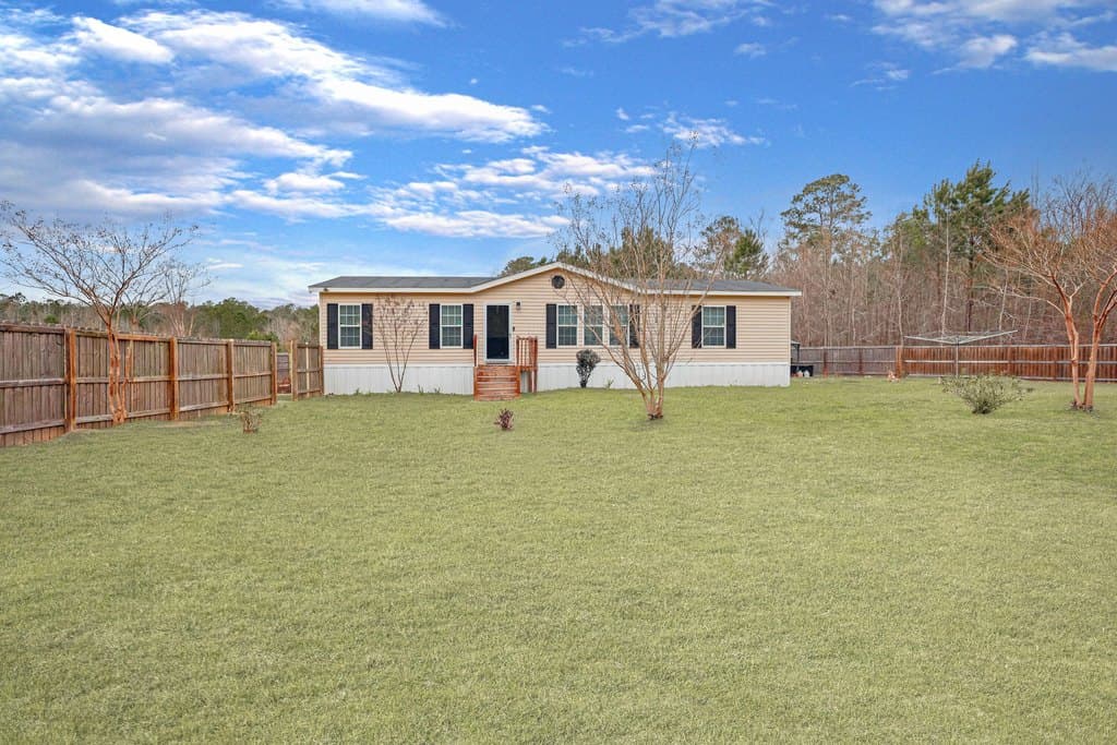 3 bedroom house for sale at 1293 Long Acre Dr Bonneau - $265,000